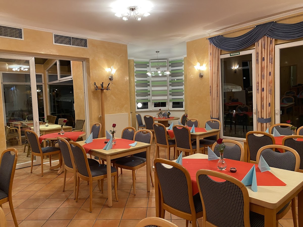 Toscana Pizzeria & Ristorante Photo 4