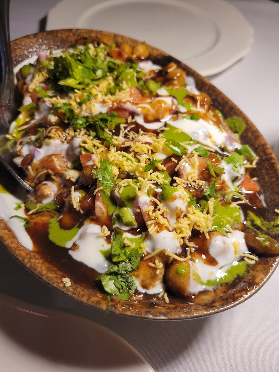 Bombay Tandoor Bar and Grille - Lansdowne Photo 6