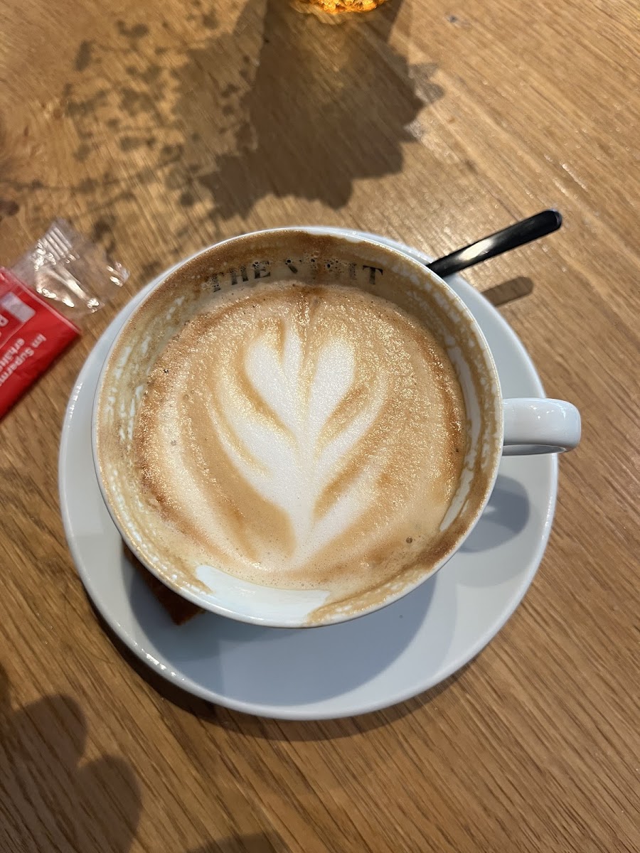 The Visit Coffee, Roastery & Eatery Kudamm Photo 5