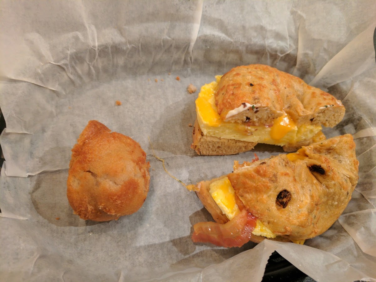 Bagel Boys Cafe - Haynes Bridge Photo 9