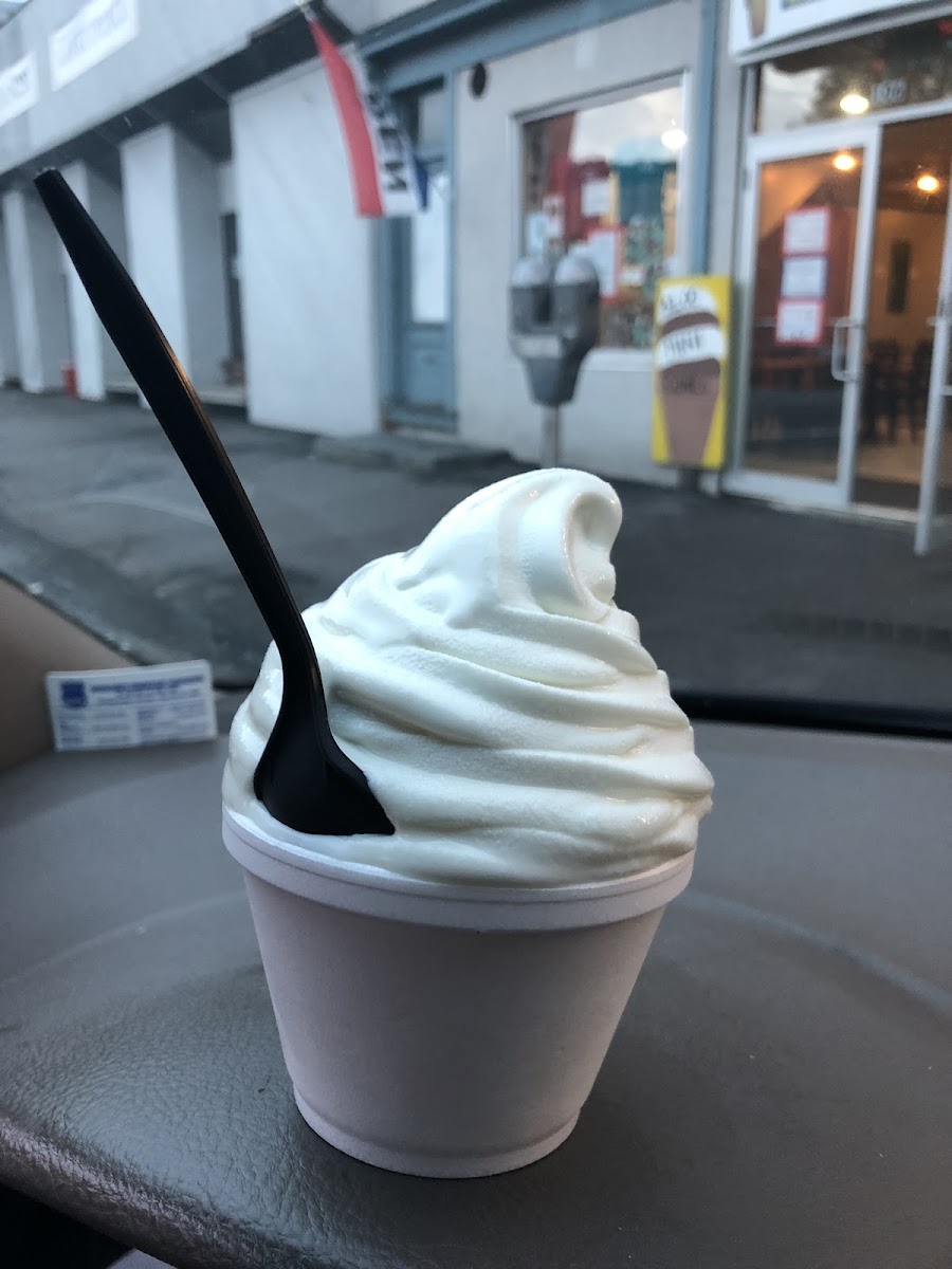 Gravity Ice Cream Photo 6