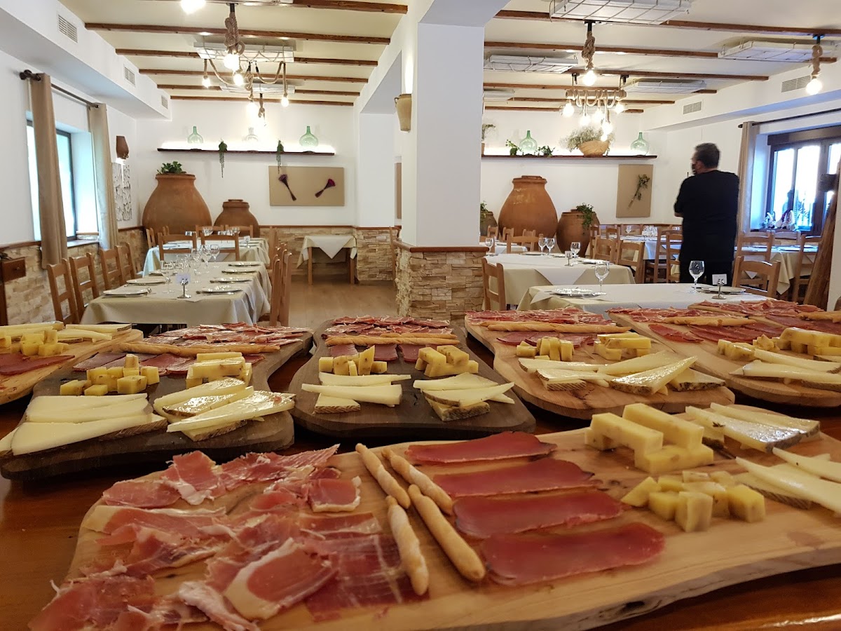 Mesón-Restaurante El Segoviano. Photo 3