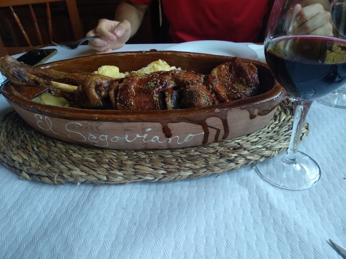 Mesón-Restaurante El Segoviano. Photo 6