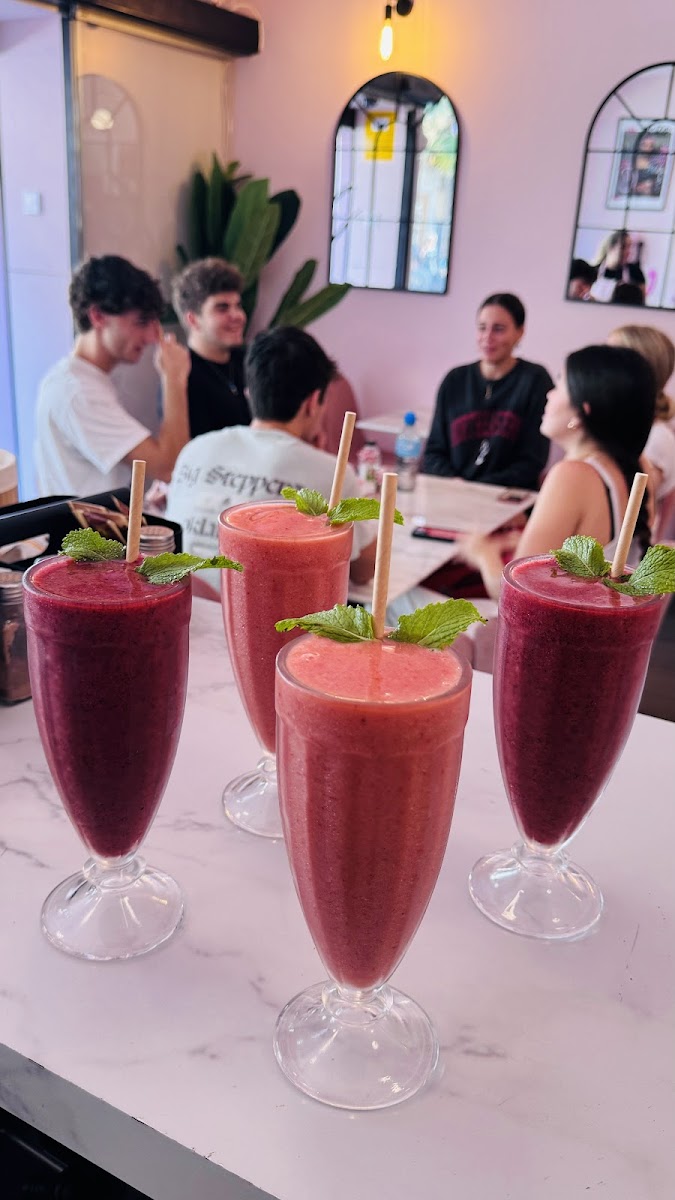 Flamingo Brunch & Food Photo 3