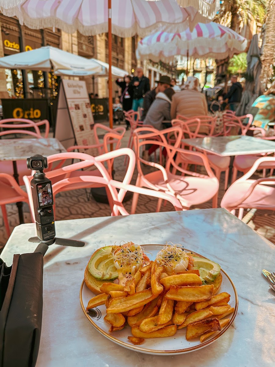 Flamingo Brunch & Food Photo 4