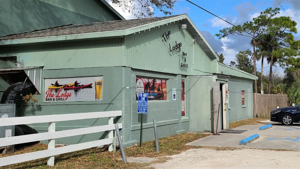 The Chassahowitzka River Lodge Bar & Grill