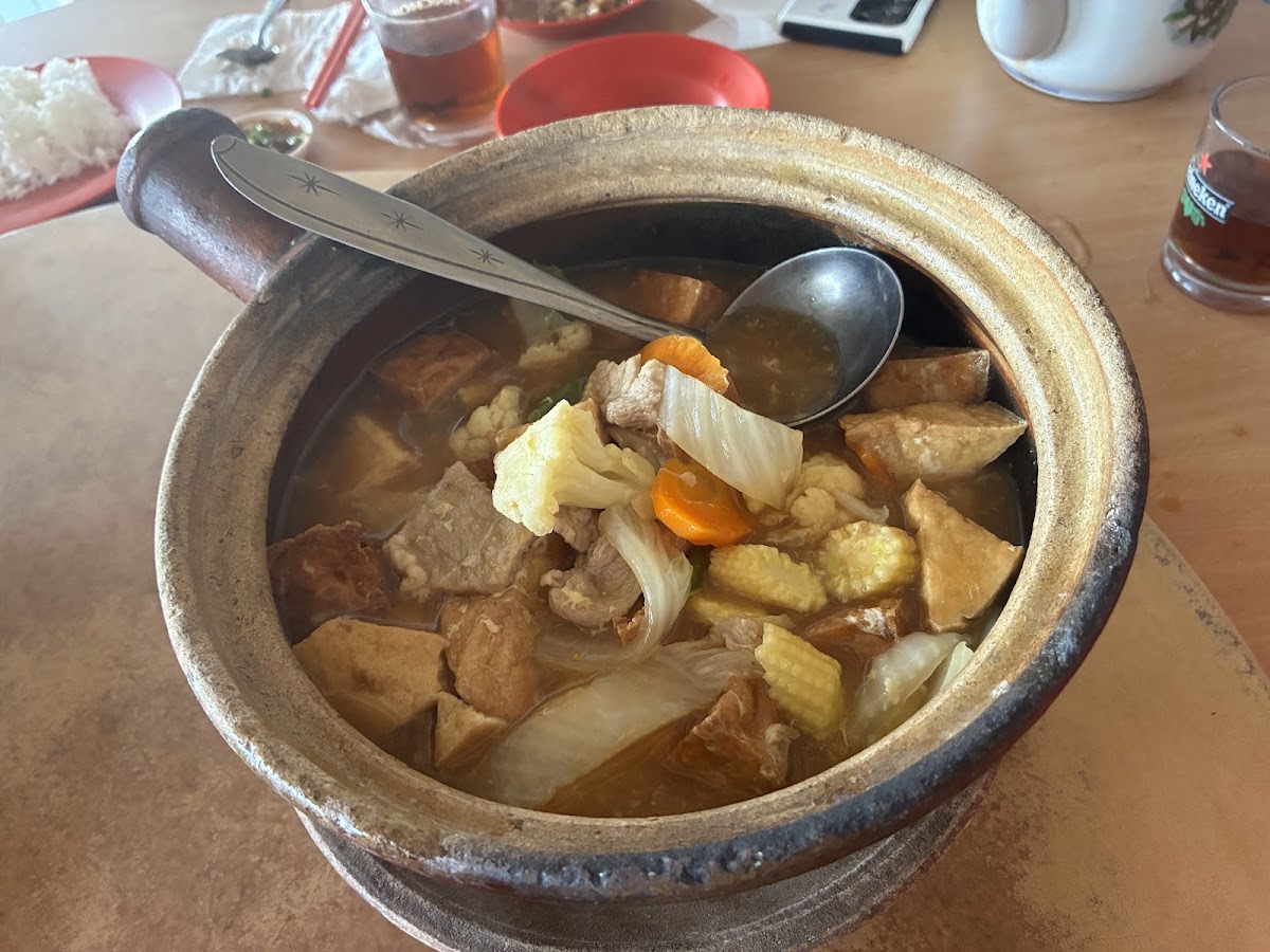 金马士大港饭店 • Restoran Gemas Baru