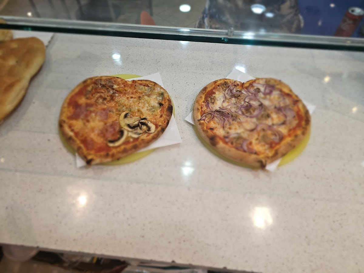 Pizzeria Nettuno - Bologna Photo 5