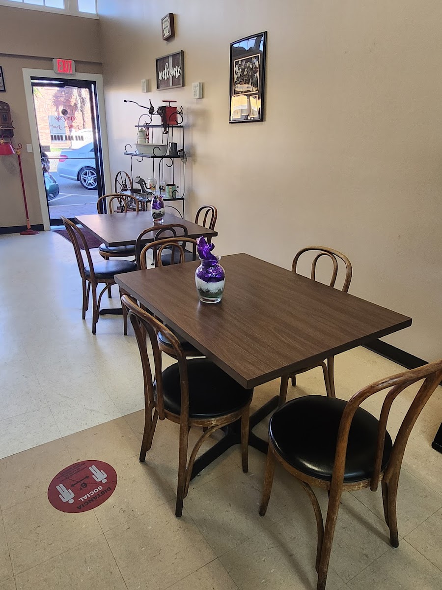 D's Soul Food Cafe Photo 6
