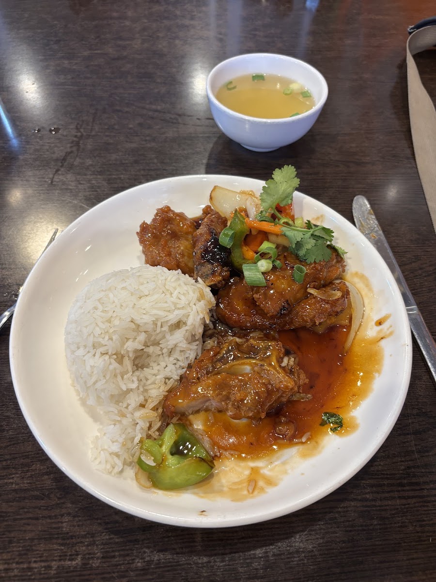 Eight Bowls Pho Photo 2