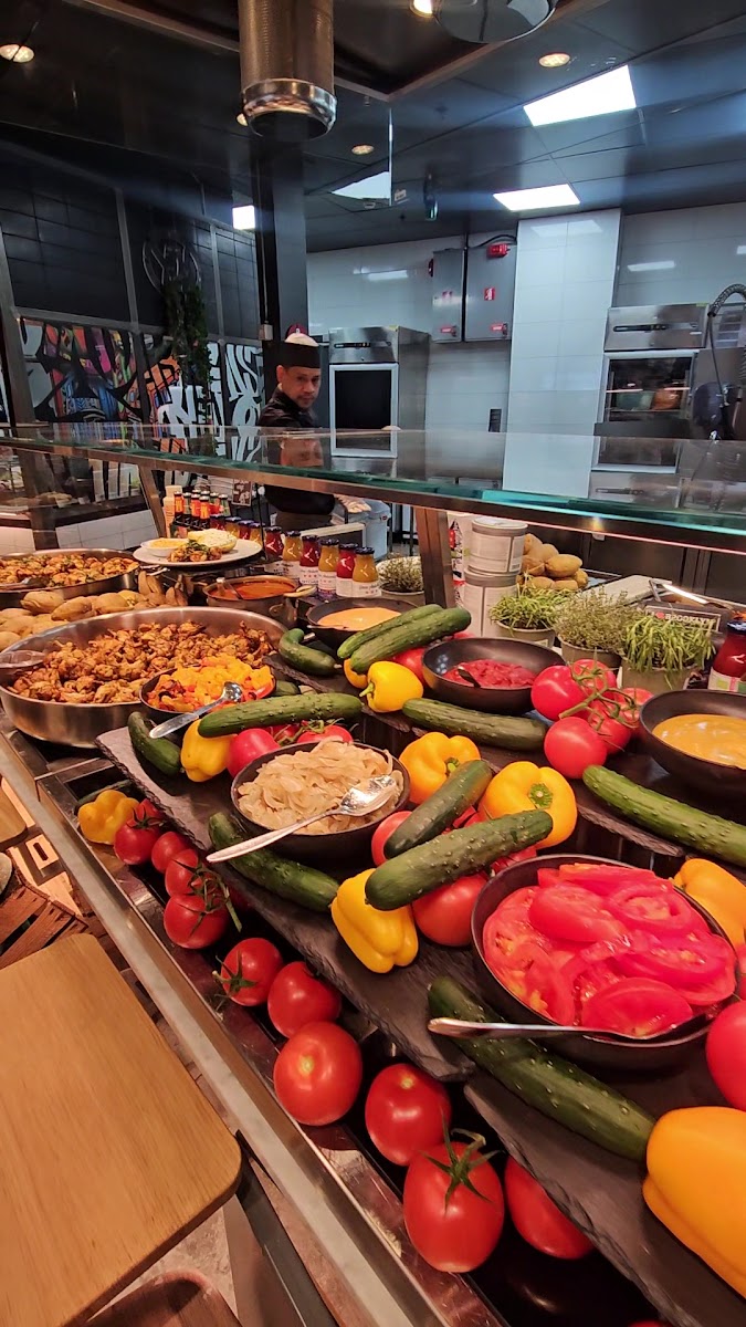 Manora Restaurant Photo 2