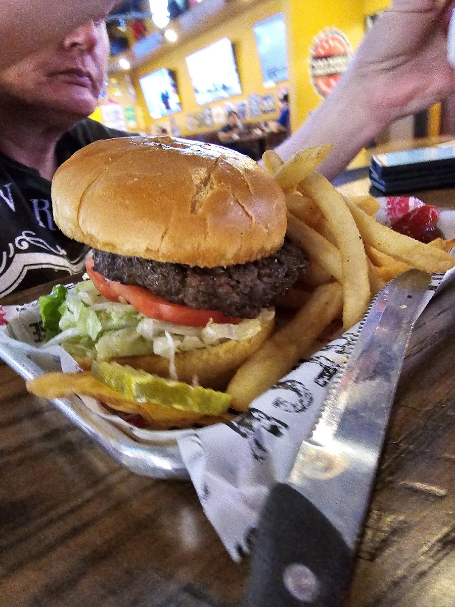 Cold Beers & Cheeseburgers Photo 6