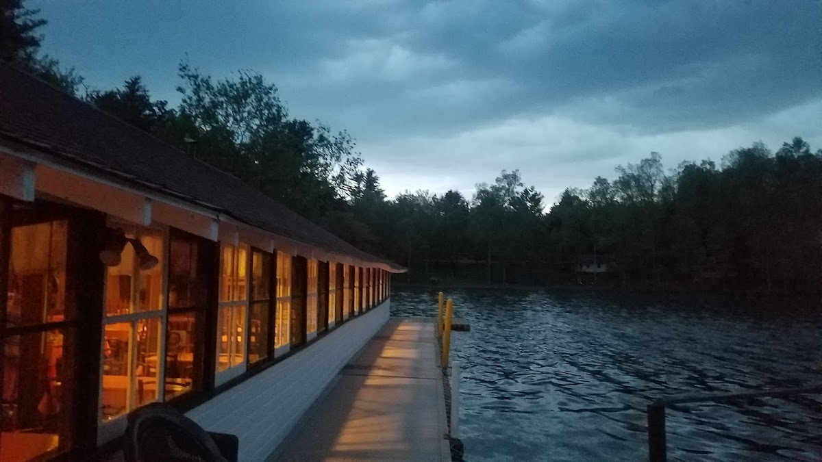 Lyon's Lake Bathing Beach Bar Photo 4