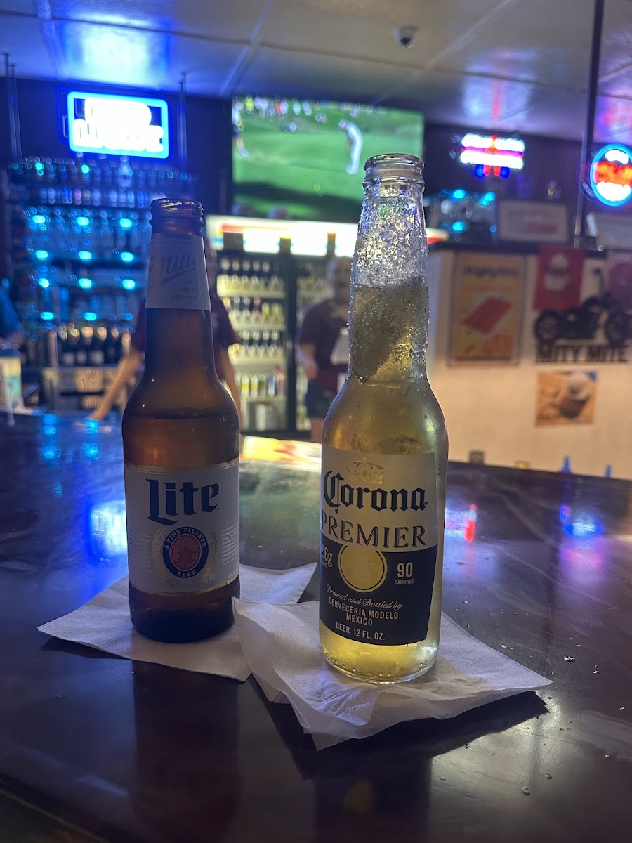 Mity Mite's Bar & Grill Photo 5