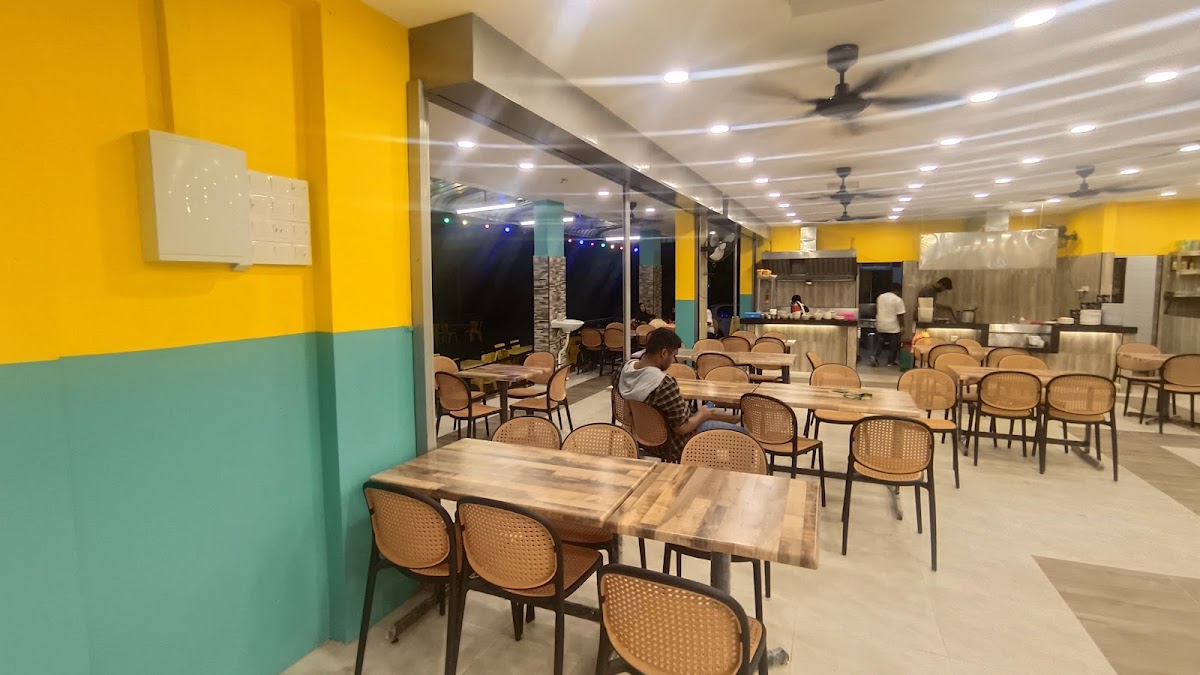 Bachelor Cafe Pulai Photo 6