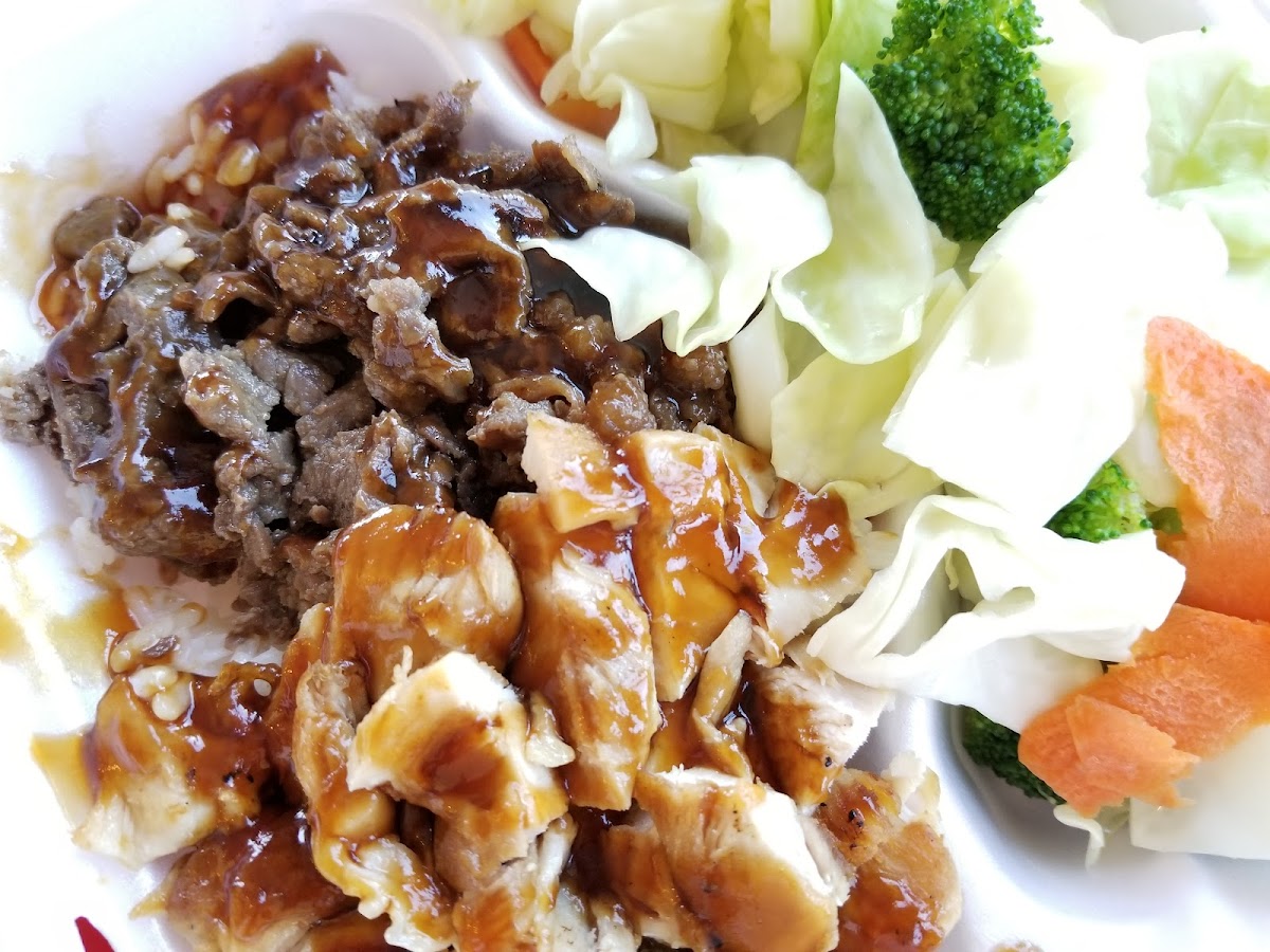 Yogi’s Teriyaki House Photo 7