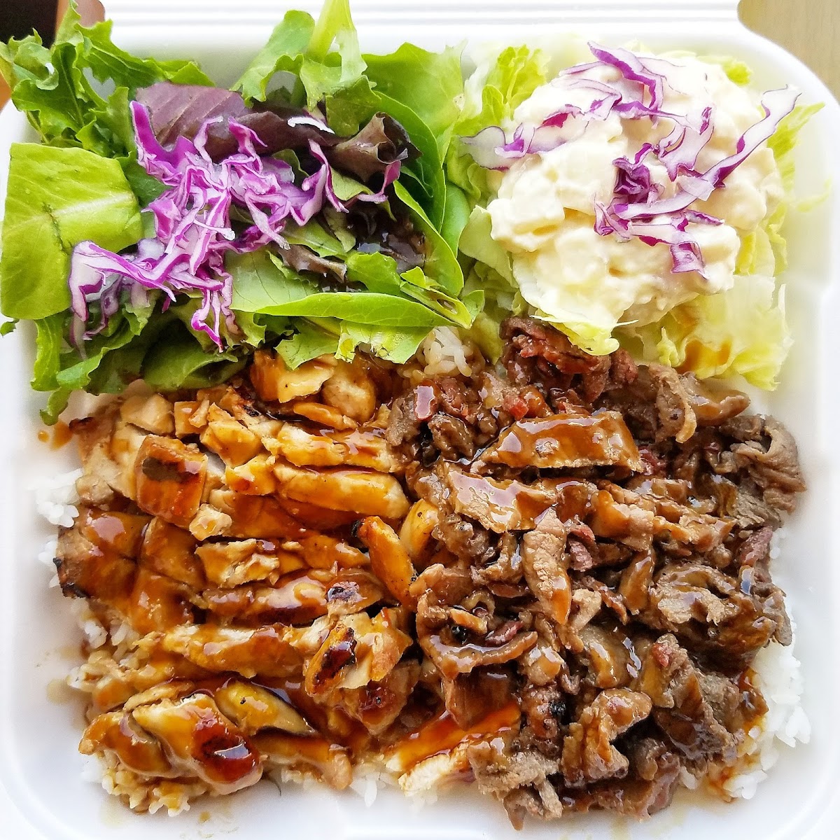 Yogi’s Teriyaki House Photo 8