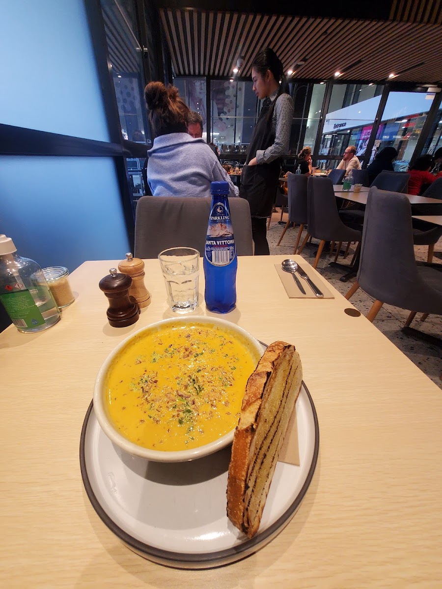 Isabella Cafe Photo 9