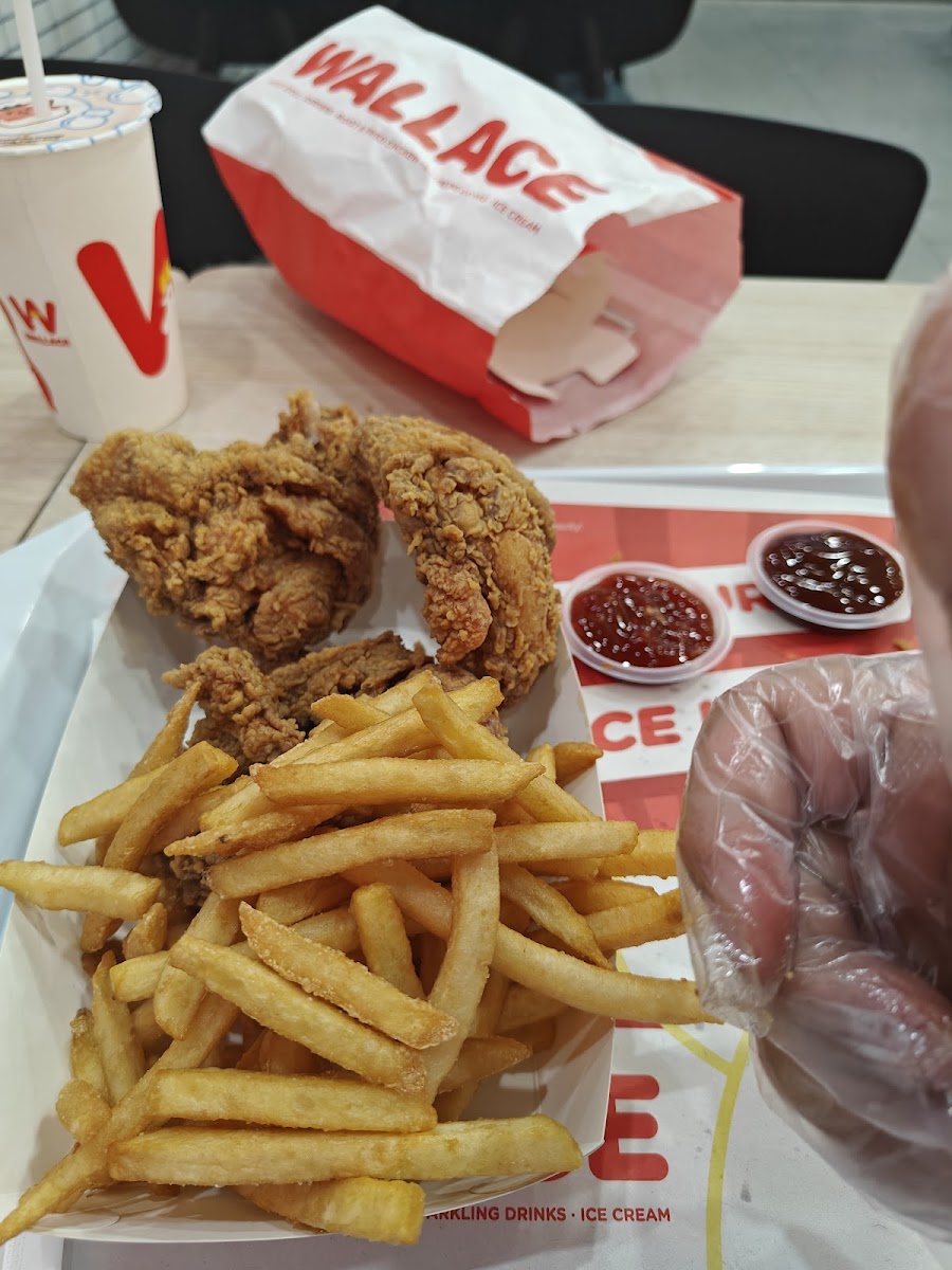 Wallace | Burger & Chicken (Sungai buloh) Photo 7