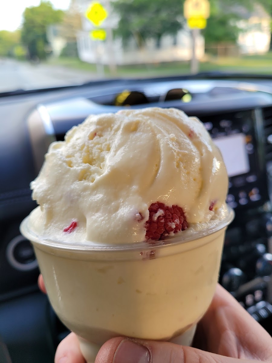 Smiley's Ice Cream Shoppe Photo 3
