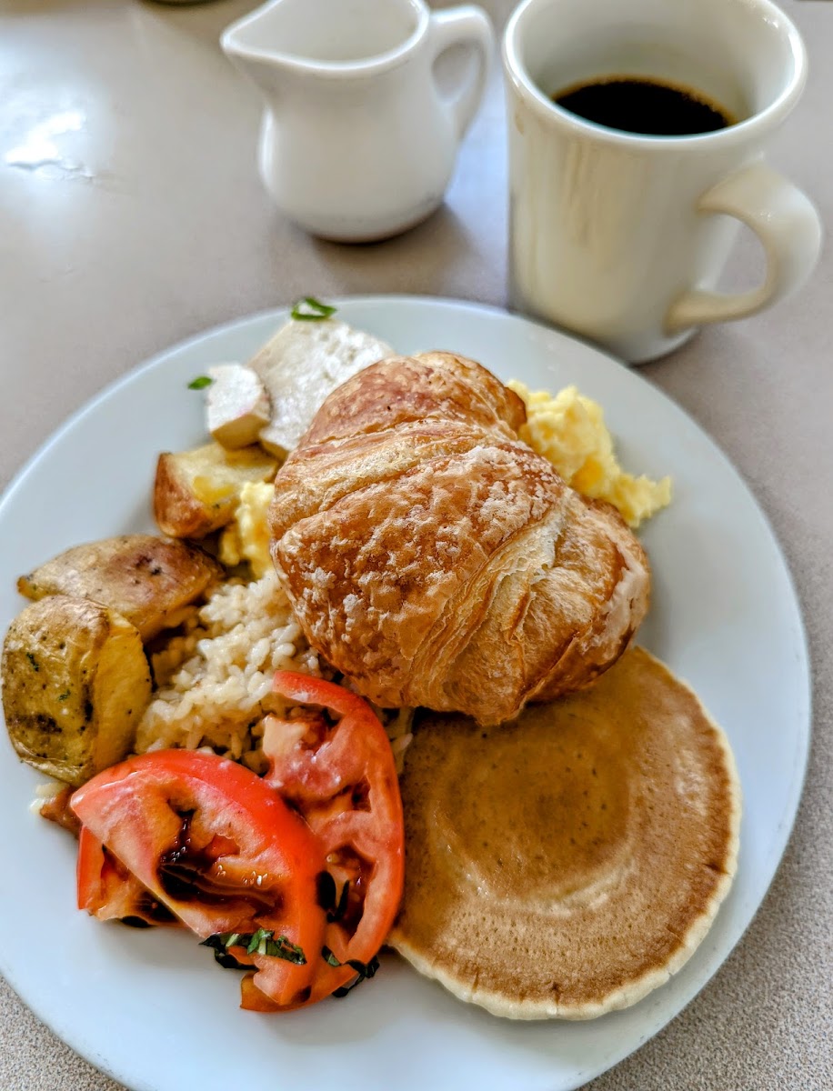 Cafe’ 410 Photo 6