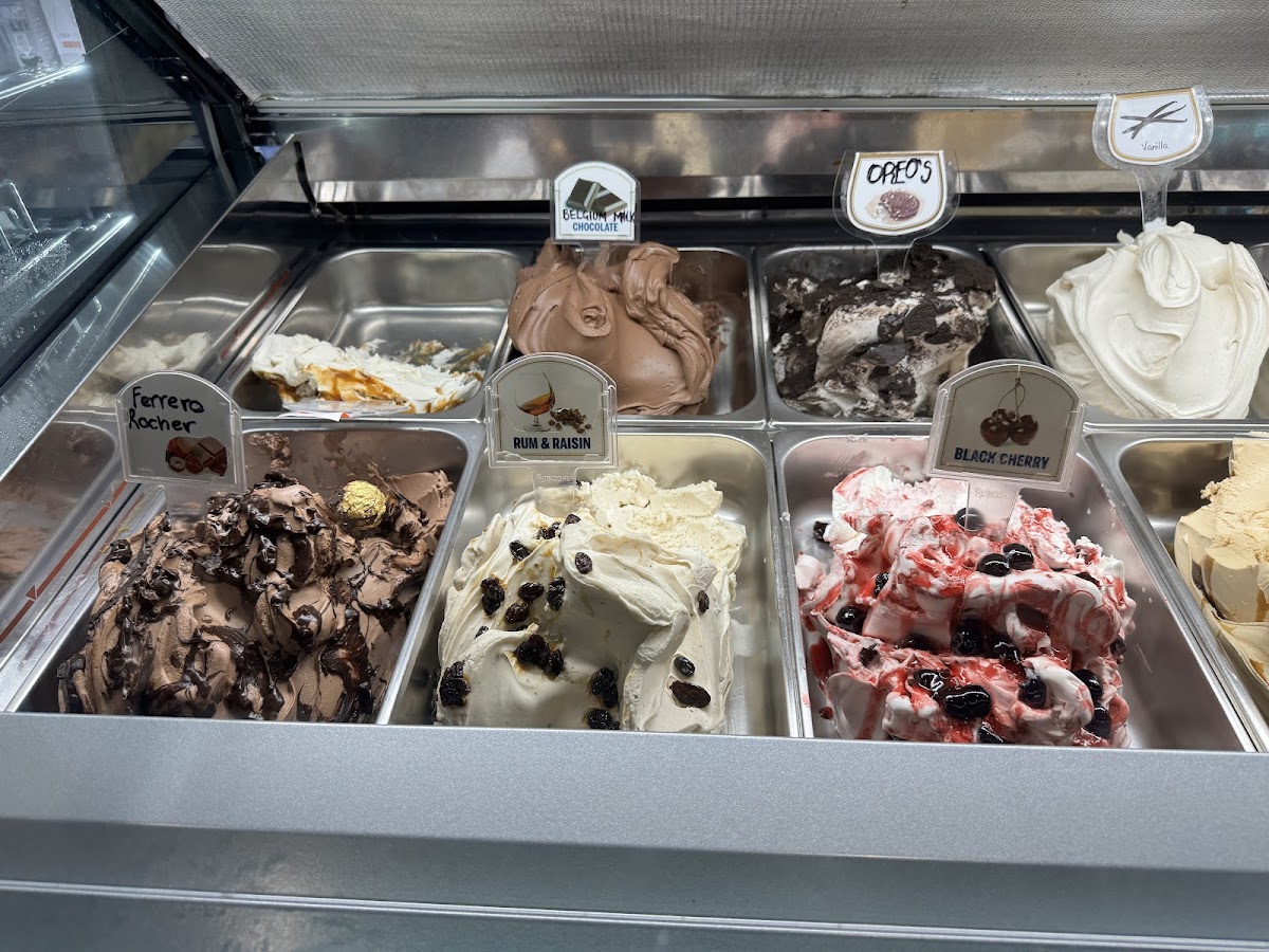 Neros Gelato Cafe Photo 4