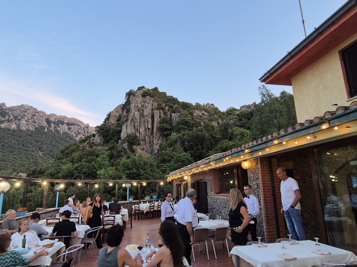 Hotel Ristorante Sant'Elene Photo 4