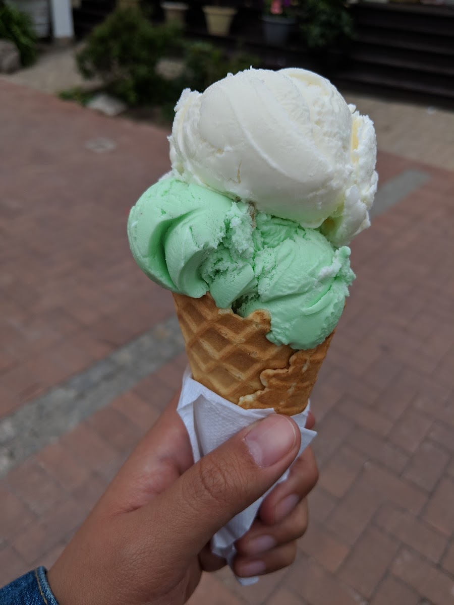 Murphy's Ice Cream Parlour Photo 8
