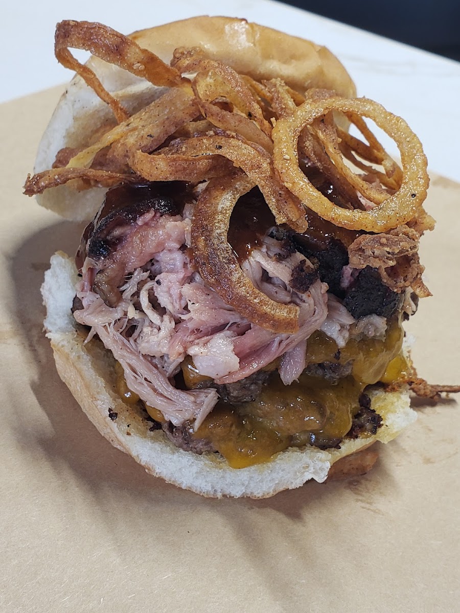 Yellow rose smokehouse Photo 4