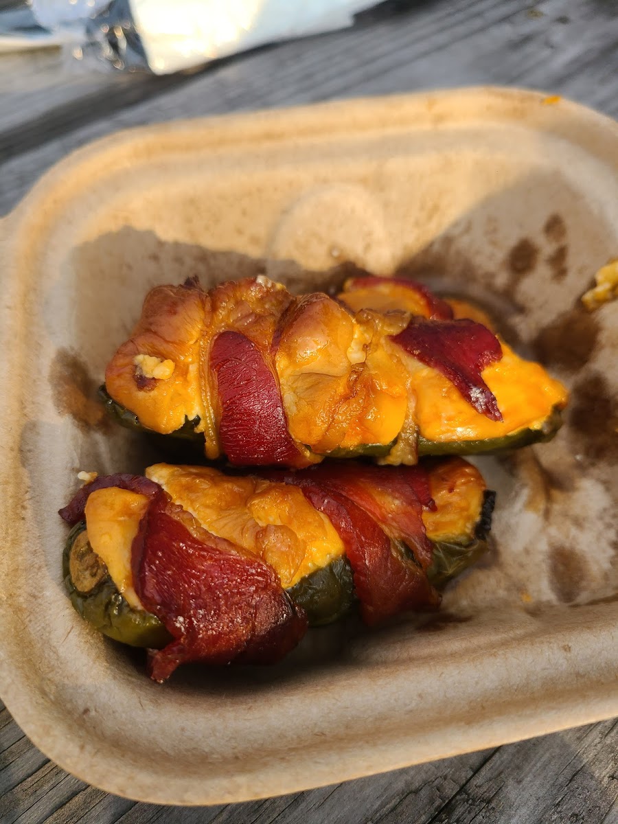 Yellow rose smokehouse Photo 7