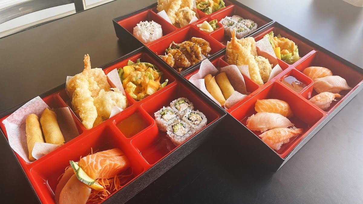 Sunny Plate Sushi Photo 3