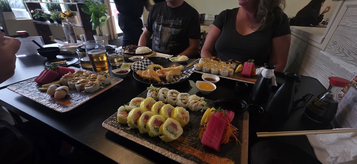 Sunny Plate Sushi Photo 5