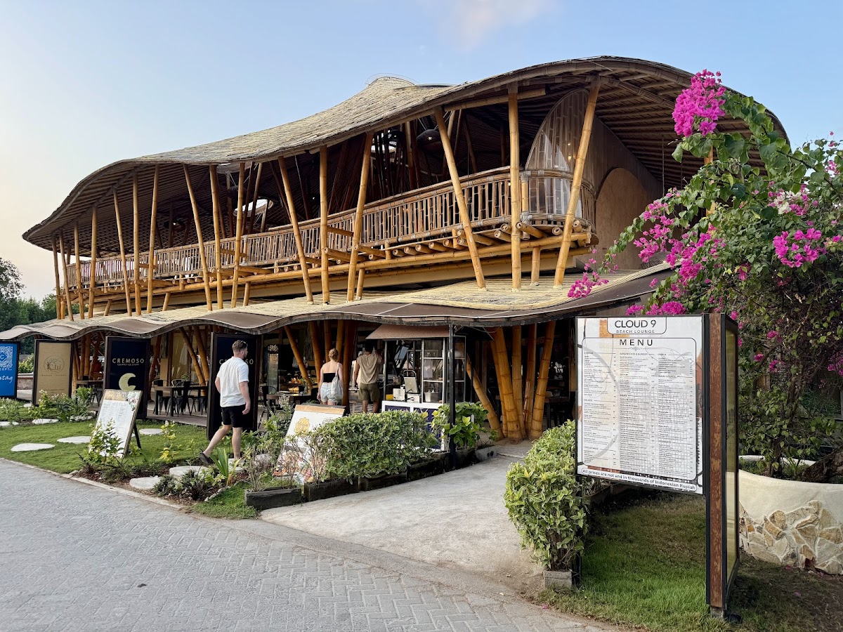Cloud 9 Restaurant and Bar Photo 4