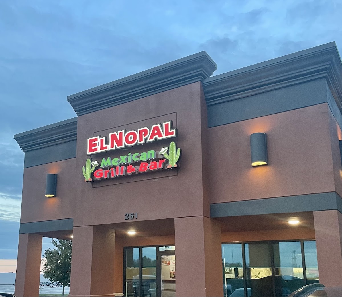 El Nopal Mexican Grill & Bar