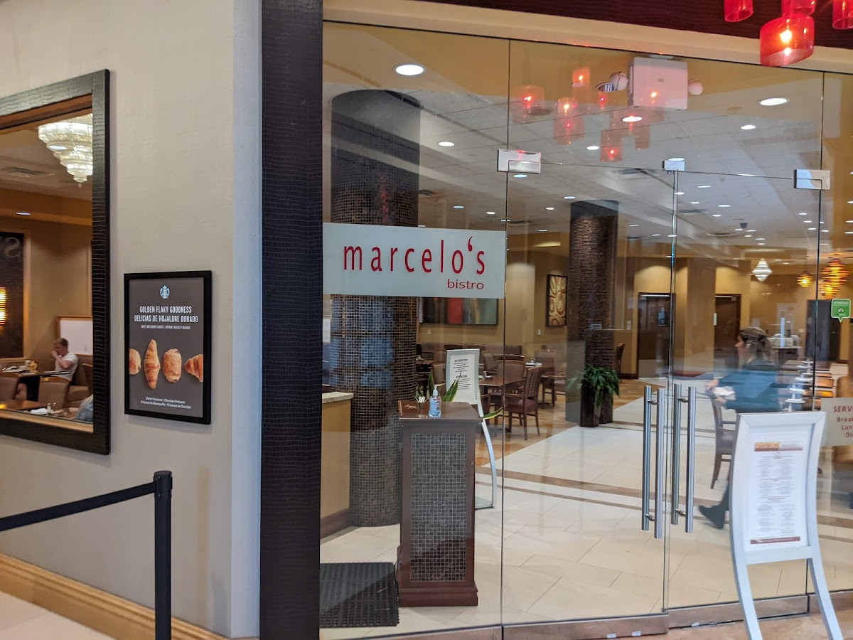 Marcelos Bistro, in the Florida Mall Hotel Photo 4