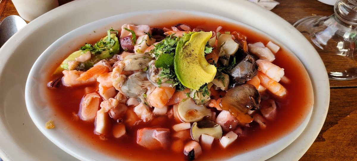 El Costeño Mariscos y Carnes Photo 3