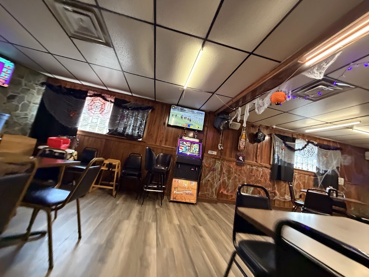 Stateline Bar N Grill Photo 3