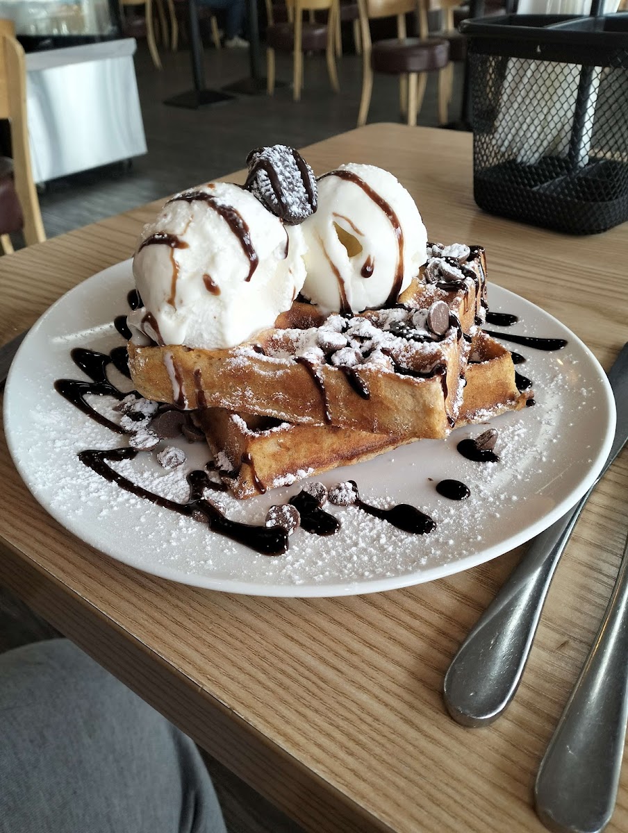 Sugar Maple Japanese Restaurant & Cafe Photo 6