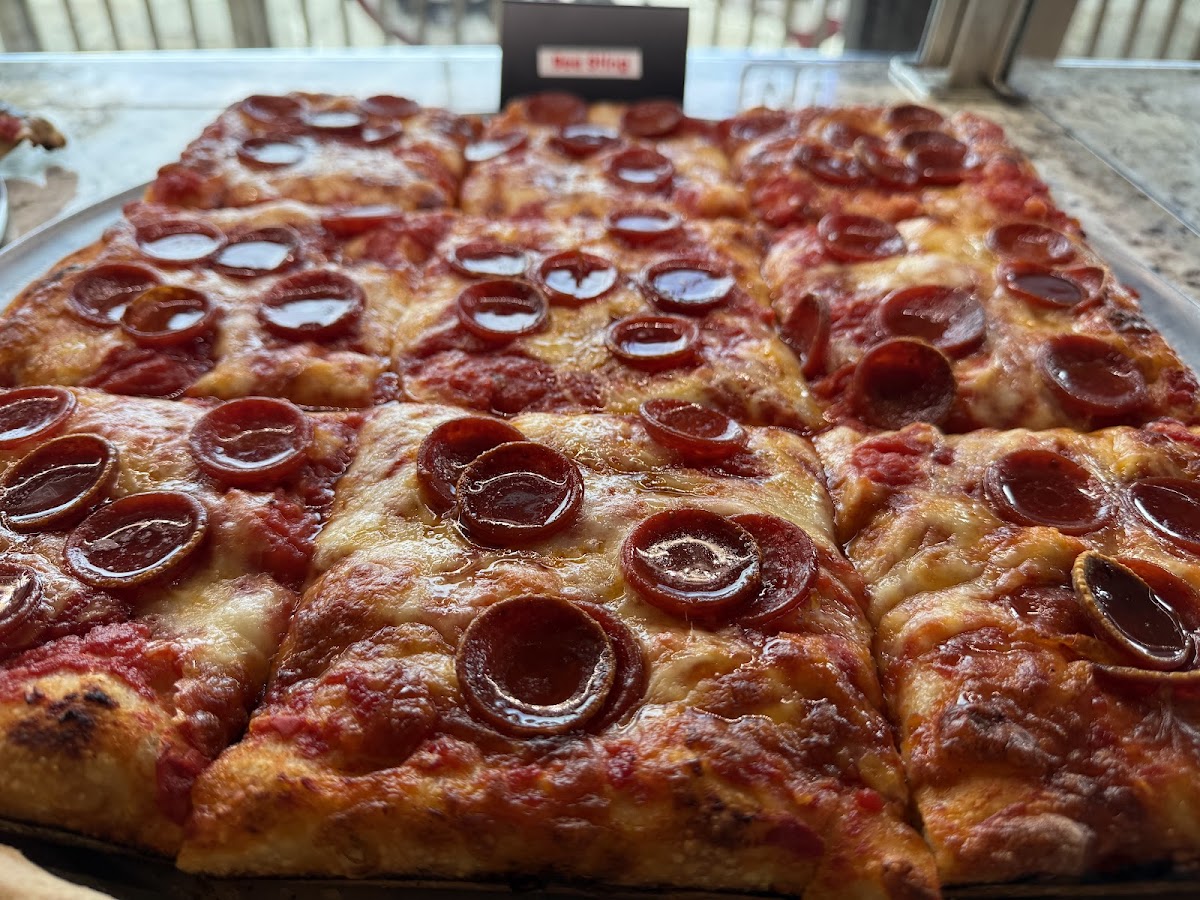 Mama's Pizzeria Roxbury Photo 3