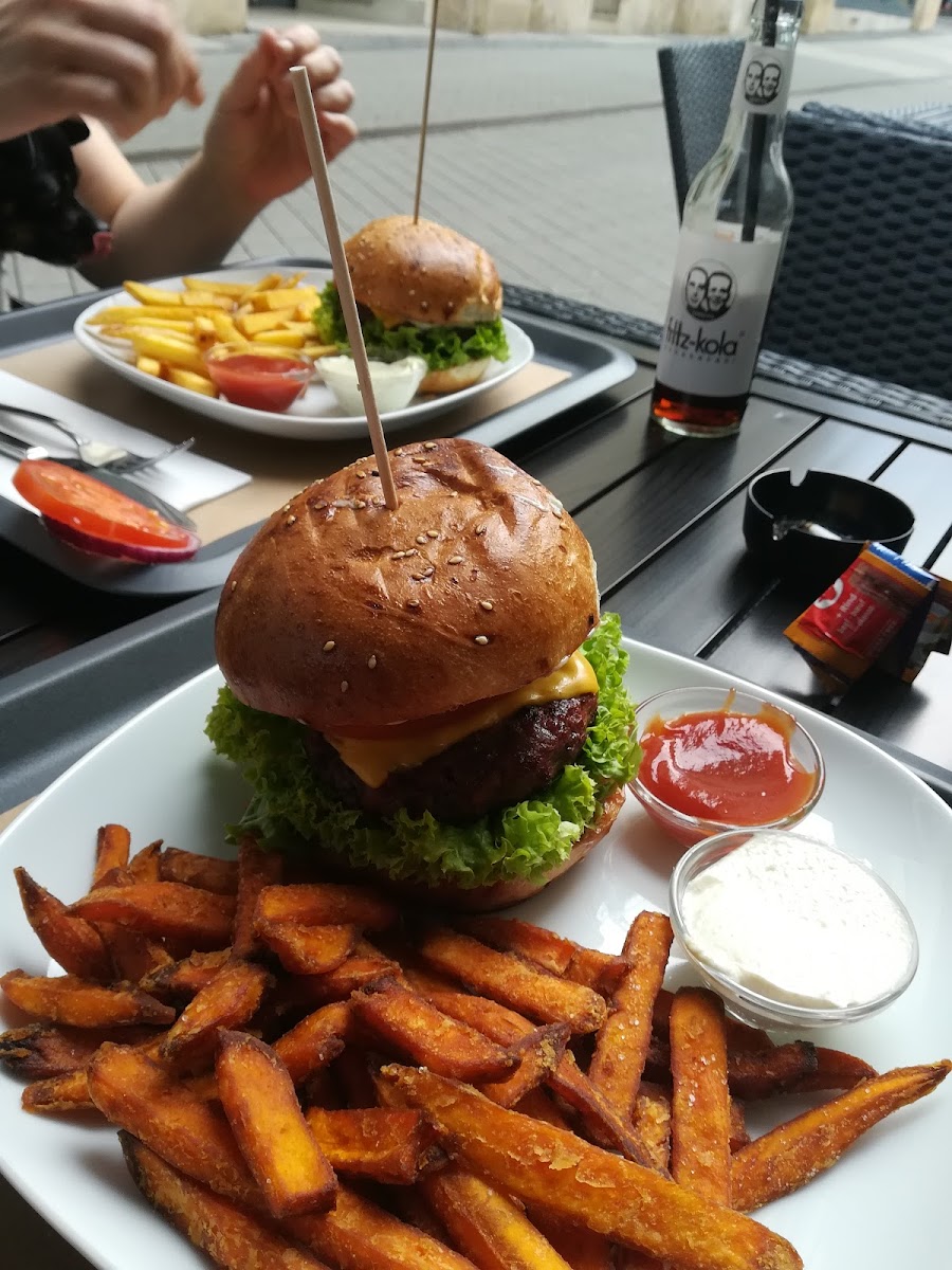 Burger Boss Photo 6
