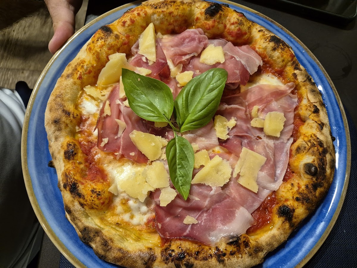 Pizza Marghe Photo 5