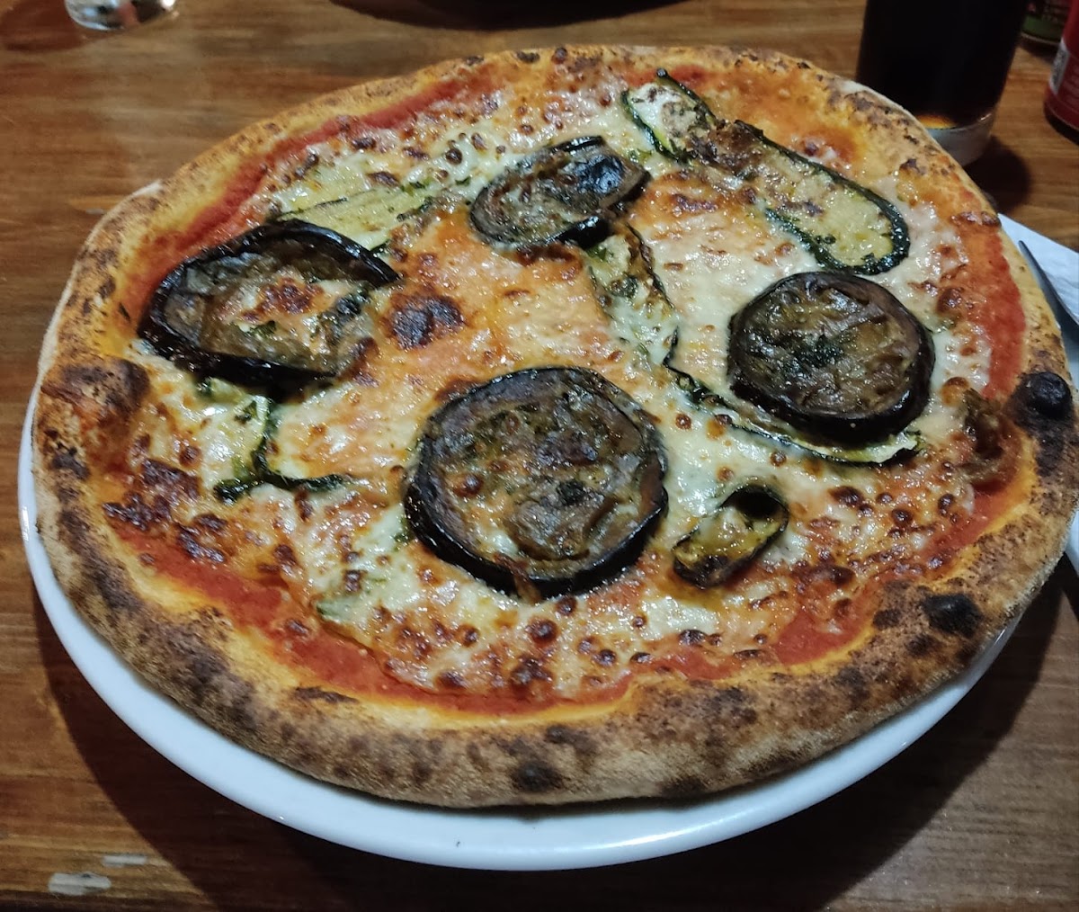 La Botte Pub Pizzeria Photo 6