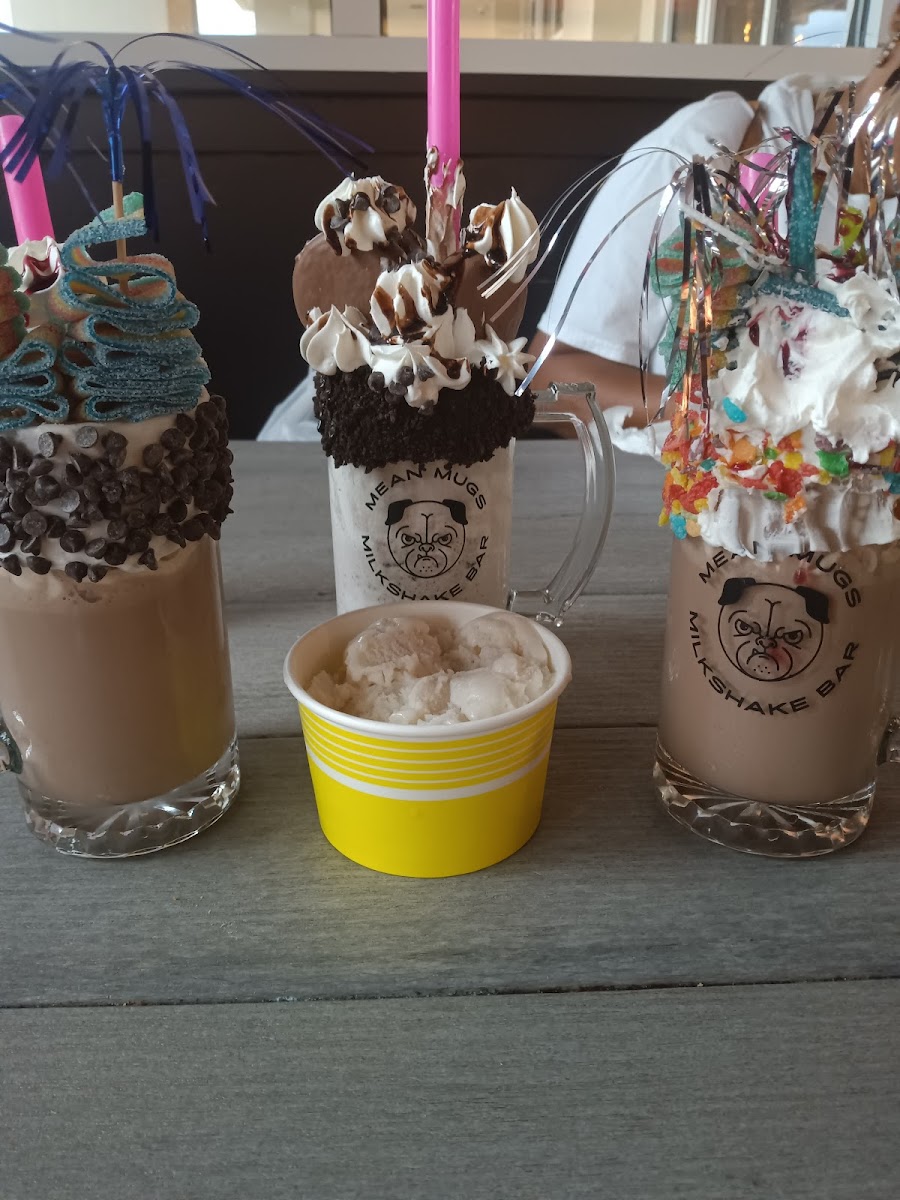 Mean Mugs Milkshake Bar Photo 8