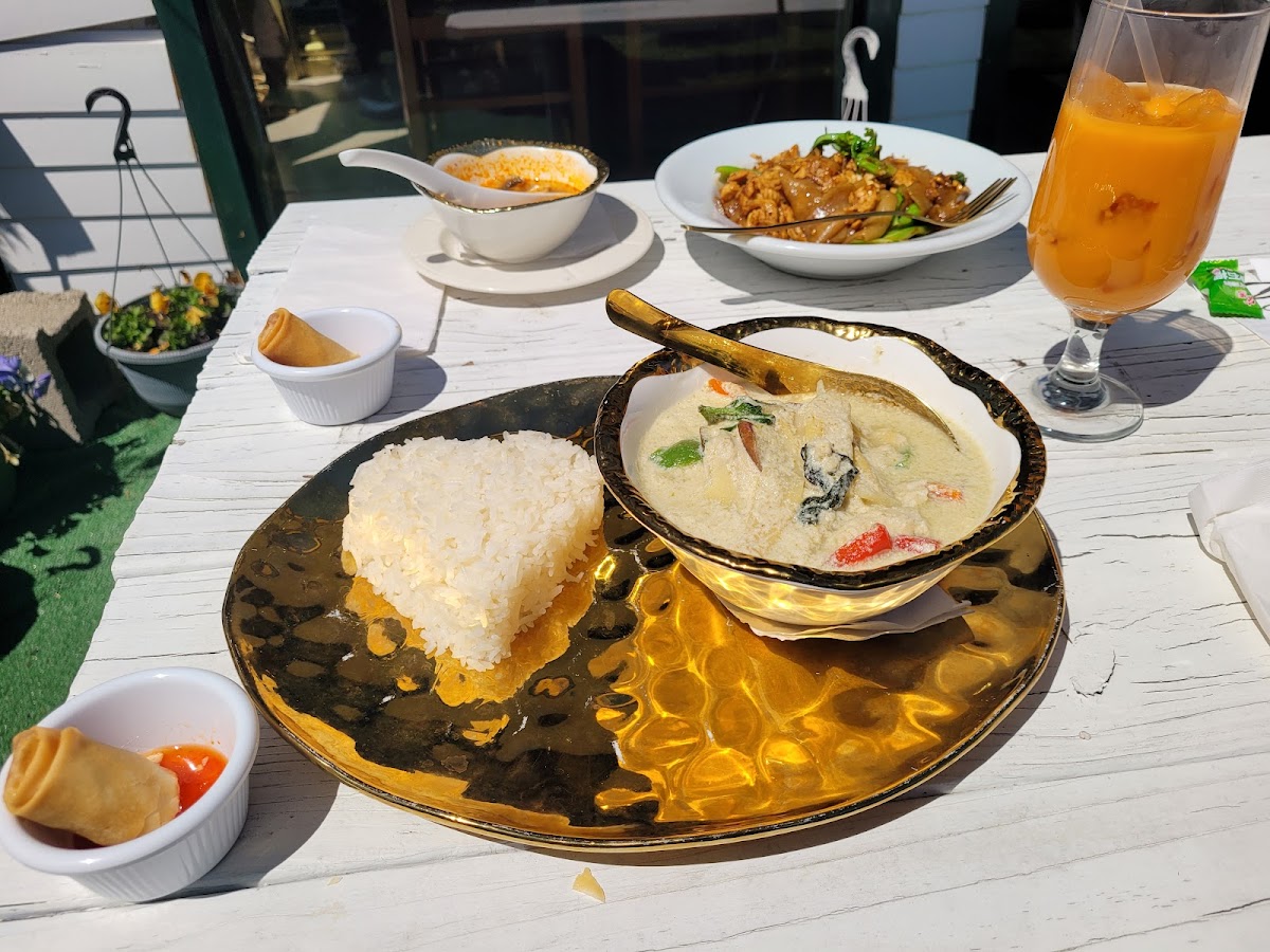 Pavirin Thai Bistro Photo 4