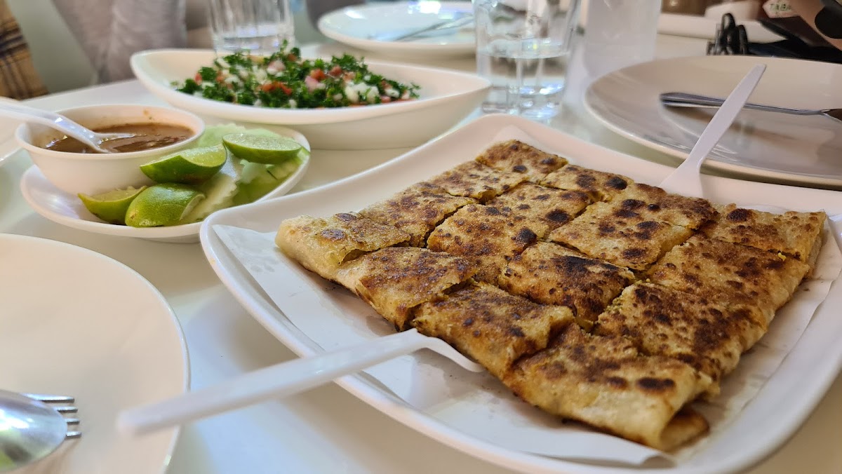 Al Hussain Restaurant (1996) - Indian food Photo 9