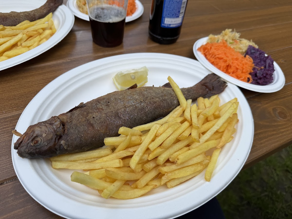Smażalnia Ryb Dubie 'Pod SKAŁKĄ' Photo 4