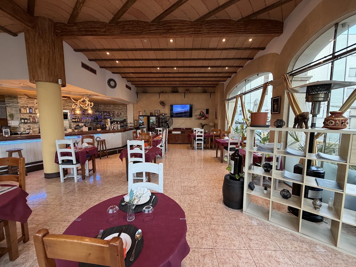 Marivent - Darbar Tandoori Indian Restaurant Photo 3