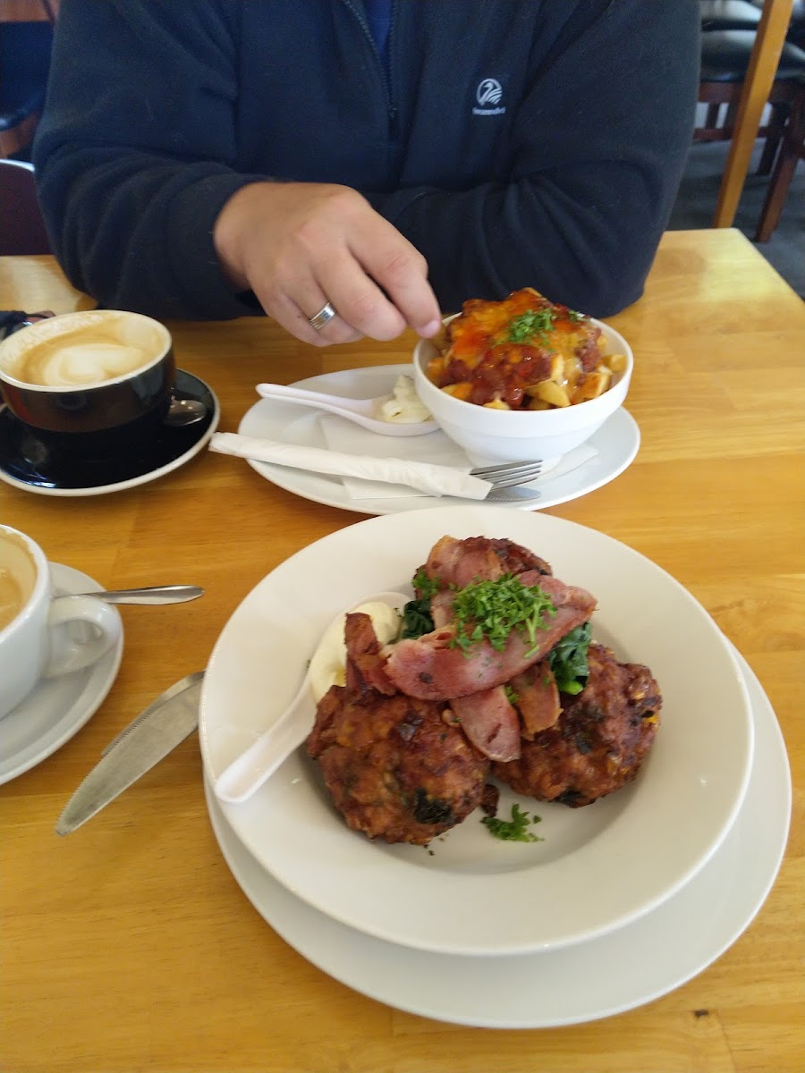 Cafe Esplanade Photo 7