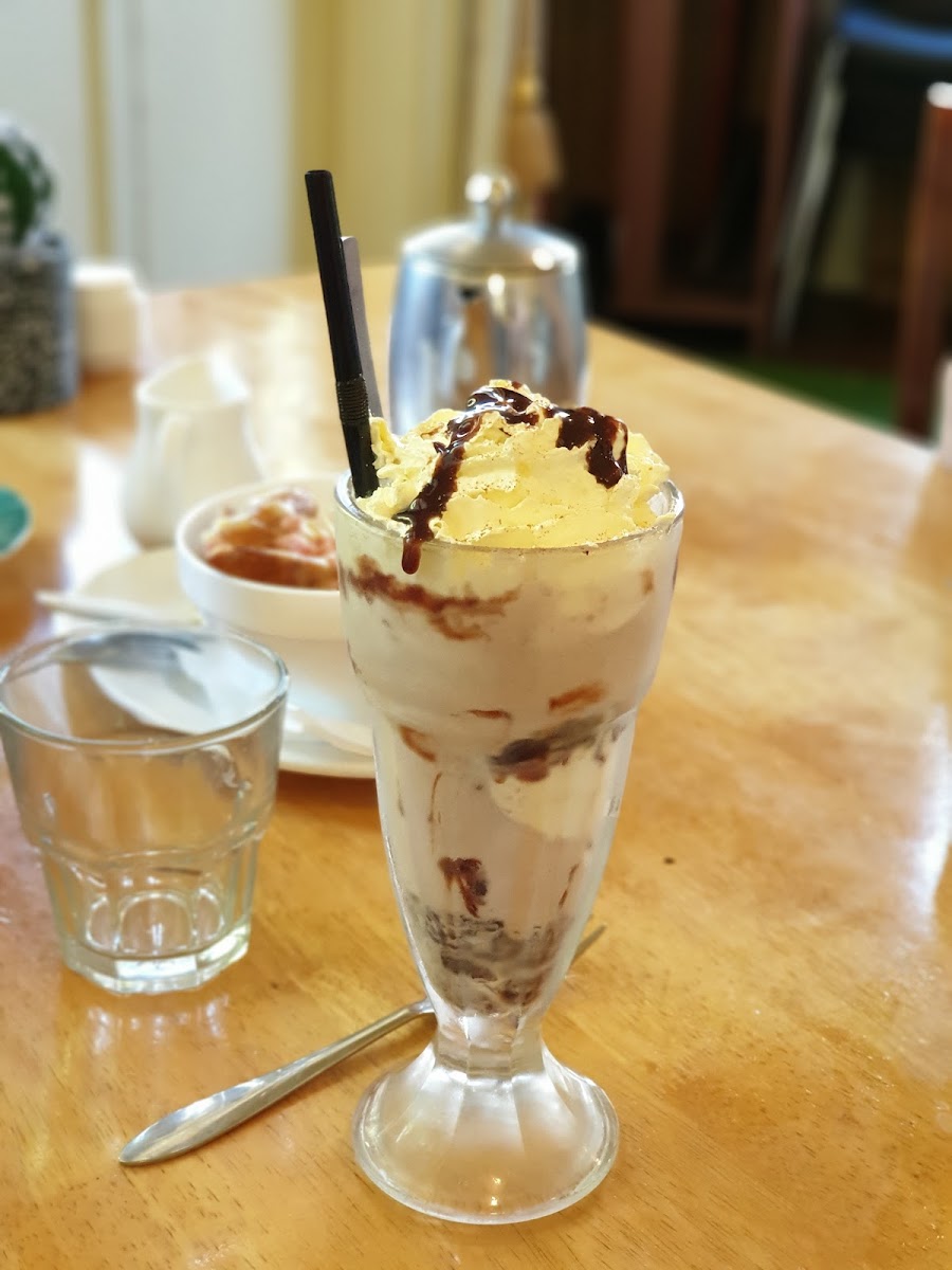 Cafe Esplanade Photo 8