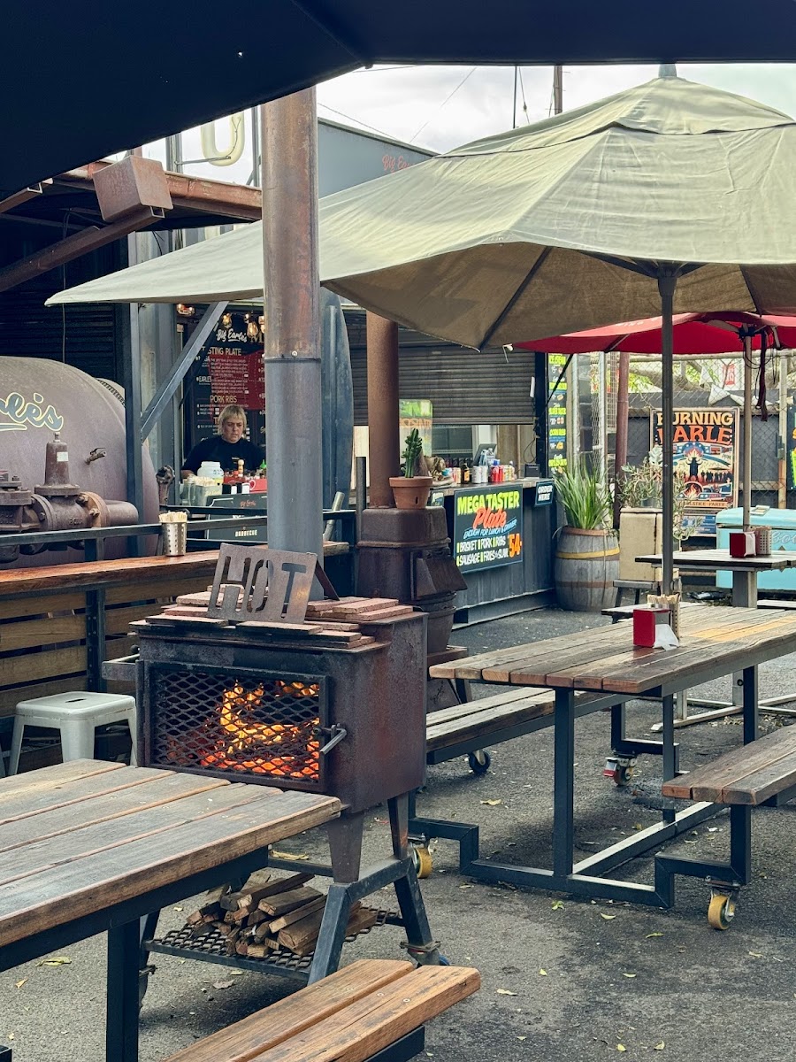 Big Earle's Roadhouse Barbecue